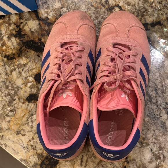 Adidas Gazelle Women's Pink and Navy Size 6 US - Picture 3 of 10